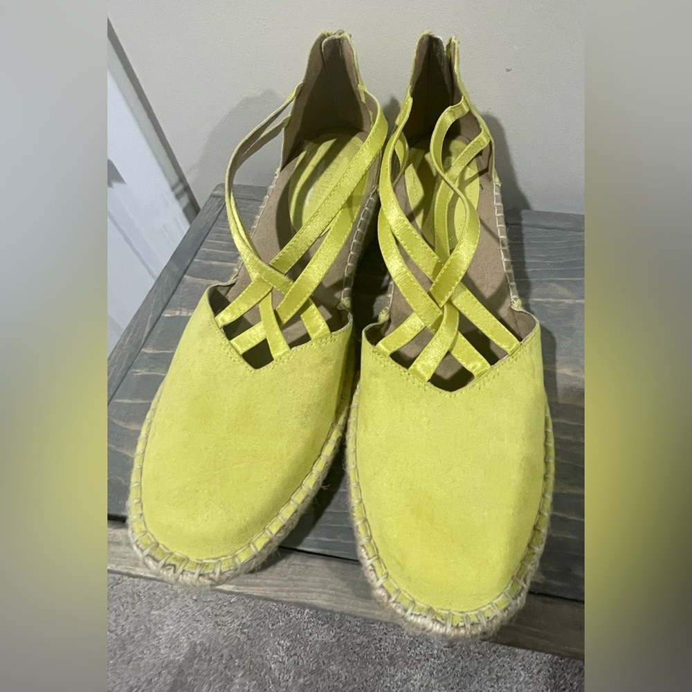 Kenneth Cole Reaction Espadrilles size 10